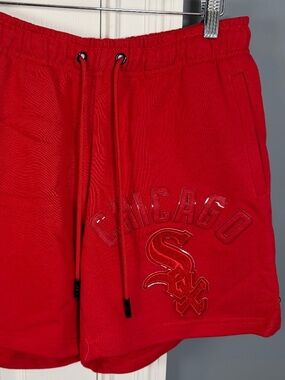 Chicago White Sox Pro Standard Shorts Men’s Medium Triple Red MLB New